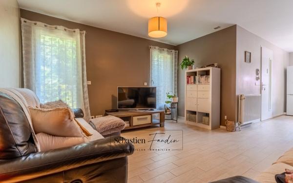 Domaine à vendre à Rousset à 15 minutes d'Aix-en-Provence - 1 ha - 3 logements - plus de 315 m² habitables - calme absolu - amoureux de la nature