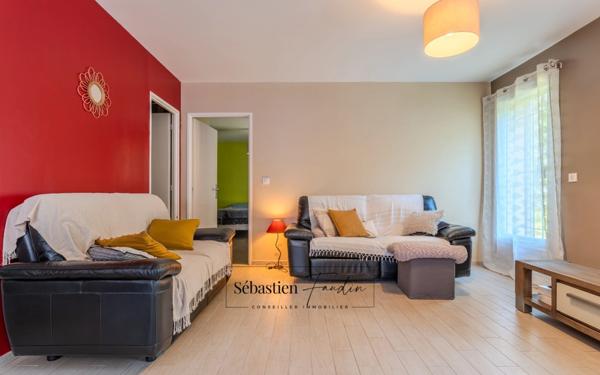 Domaine à vendre à Rousset à 15 minutes d'Aix-en-Provence - 1 ha - 3 logements - plus de 315 m² habitables - calme absolu - amoureux de la nature