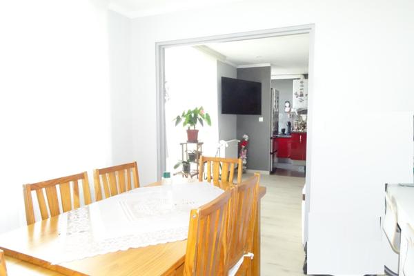 Appartement à FOUGERES, 35300 - 6 pièces 90m²