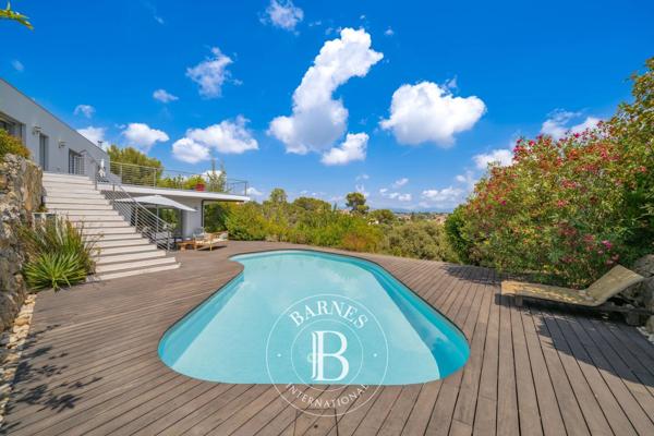 Cagnes-sur-Mer, Villa 5 Chambres -  327 m² à vendre