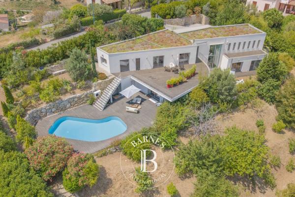 Cagnes-sur-Mer, Villa 5 Chambres -  327 m² à vendre
