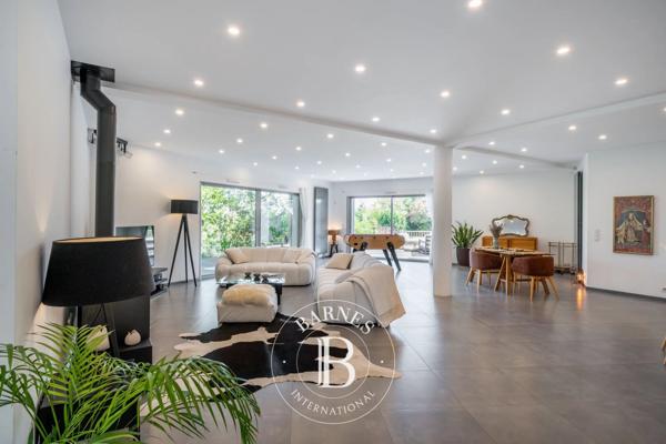 Cagnes-sur-Mer, Villa 5 Chambres -  327 m² à vendre