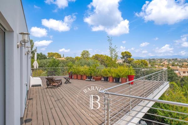 Cagnes-sur-Mer, Villa 5 Chambres -  327 m² à vendre