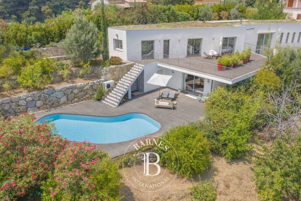 Cagnes-sur-Mer, Villa 5 Chambres -  327 m² à vendre