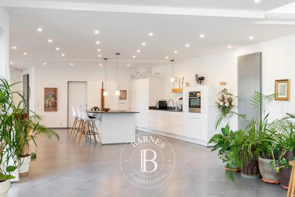 Cagnes-sur-Mer, Villa 5 Chambres -  327 m² à vendre