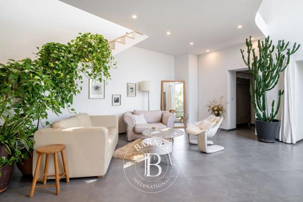 Cagnes-sur-Mer, Villa 5 Chambres -  327 m² à vendre