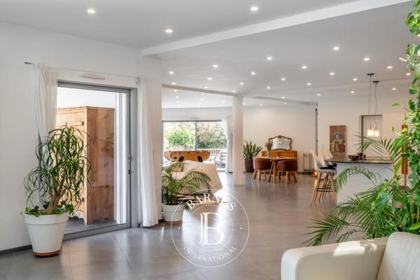 Cagnes-sur-Mer, Villa 5 Chambres -  327 m² à vendre