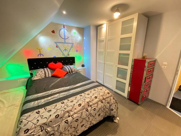 Maison d'Habitation  + 2 locaux  222 m2 au  total