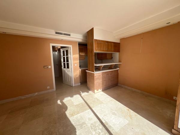 SAINT LAURENT DU VAR STUDIO Belle Terrasse avec Vue Mer