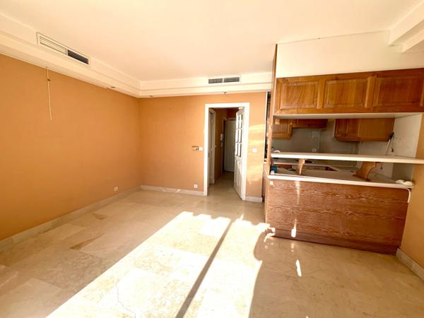 SAINT LAURENT DU VAR STUDIO Belle Terrasse avec Vue Mer