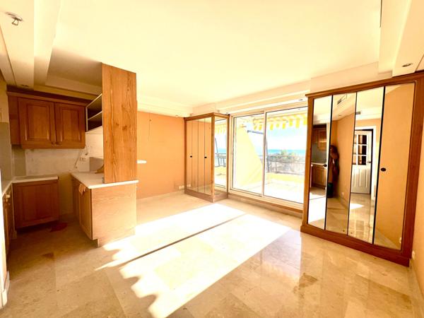 SAINT LAURENT DU VAR STUDIO Belle Terrasse avec Vue Mer