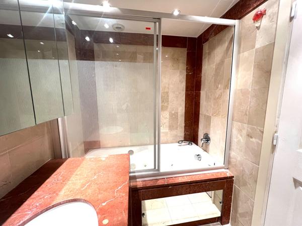 SAINT LAURENT DU VAR STUDIO Belle Terrasse avec Vue Mer