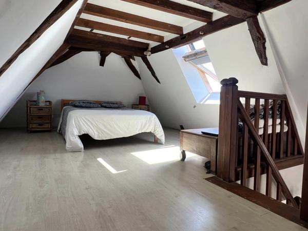 Maison de ville rénovée avec patio et 3 chambres à vendre à Mouleydier