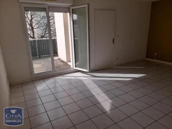 Appartement à louer 2 pièces 54.44m² Montereau-Fault-Yonne (77130)