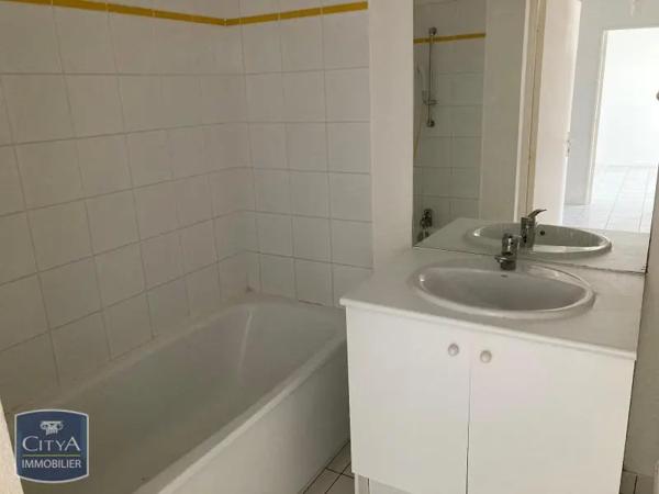 Appartement à louer 2 pièces 54.44m² Montereau-Fault-Yonne (77130)