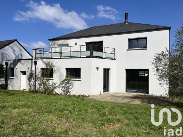 Maison traditionnelle 7 pièces de 164 m² à Nantes (44300)