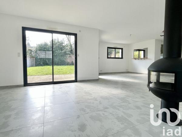 Maison traditionnelle 7 pièces de 164 m² à Nantes (44300)