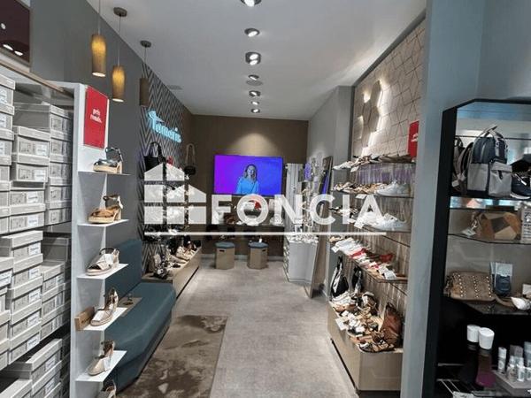 Location Local commercial 2 pièces 31.8 m² - 51 PLACE JEANNE HACHETTE Beauvais 60000