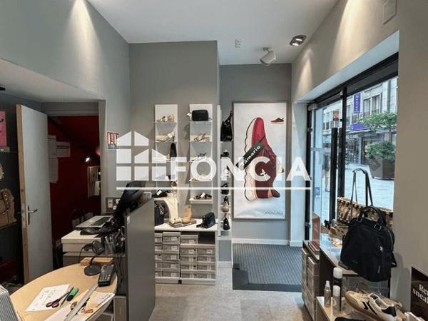 Location Local commercial 2 pièces 31.8 m² - 51 PLACE JEANNE HACHETTE Beauvais 60000