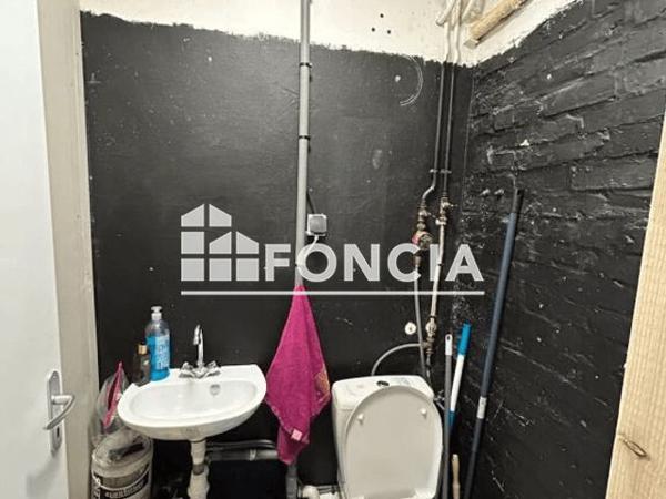 Location Local commercial 2 pièces 31.8 m² - 51 PLACE JEANNE HACHETTE Beauvais 60000