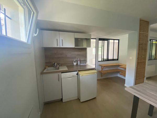 Local d'activité indépendant avec parking sécurisé Viriat la Neuve