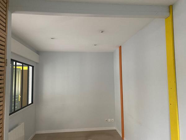 Local d'activité indépendant avec parking sécurisé Viriat la Neuve