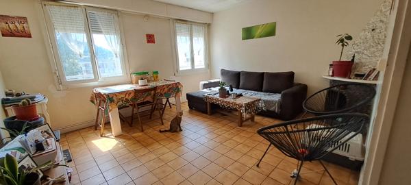 Appartement 3 pièces loué 700 € + 200 € de chargesavec parking à vendre à Etampes