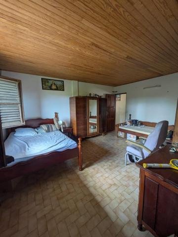 Grande maison sur 2 niveaux