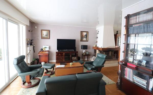 Maison à vendre    6 pièces •  Viry-Châtillon