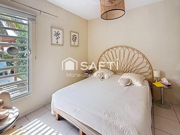 Maison F4  de plain pied avec dépendance et piscine