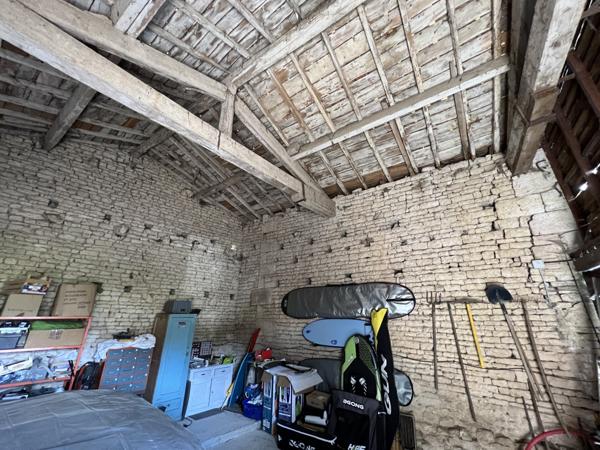 ECHIRE - Maison de caractère rénovée avec goût