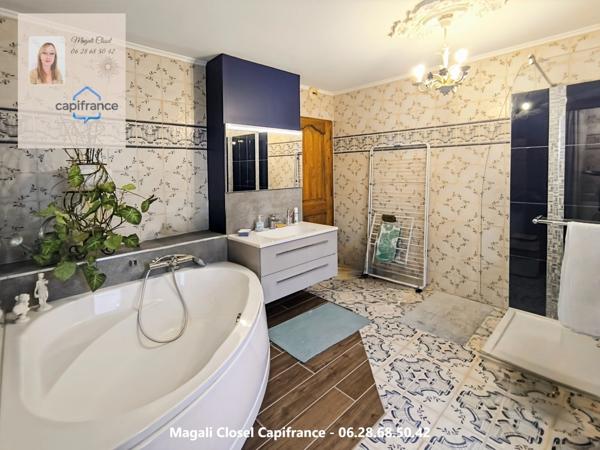 Demeure de caractère – Fin XIXe siècle – Parc arboré de plus de 5 000 m² – Centre-Bourg