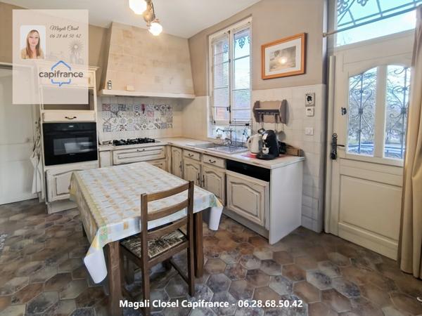 Demeure de caractère – Fin XIXe siècle – Parc arboré de plus de 5 000 m² – Centre-Bourg