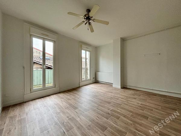 Agen centre - Appartement de T3  de 85 m² avec balcon, dans un immeuble ancien
