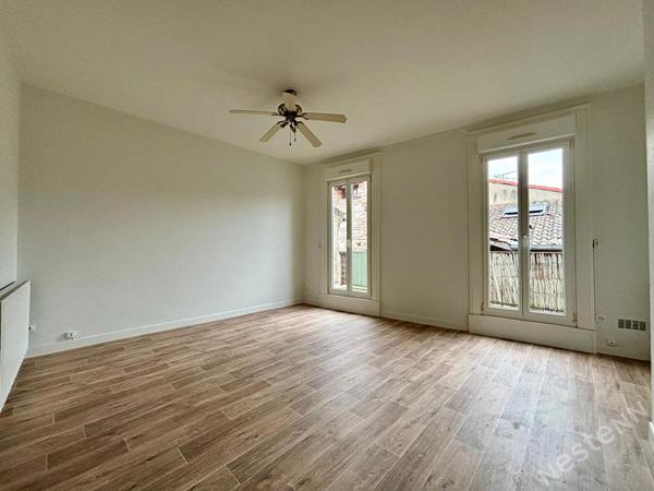 Agen centre - Appartement de T3  de 85 m² avec balcon, dans un immeuble ancien