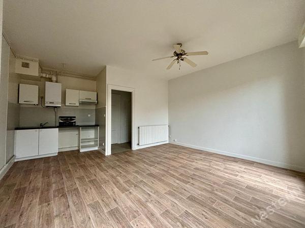 Agen centre - Appartement de T3  de 85 m² avec balcon, dans un immeuble ancien
