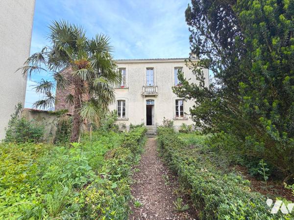 MAISON A RENOVER A JEANNE D'ARC !
