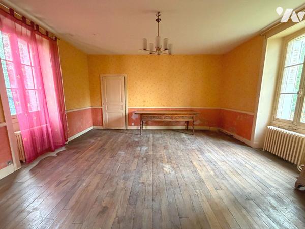 MAISON A RENOVER A JEANNE D'ARC !