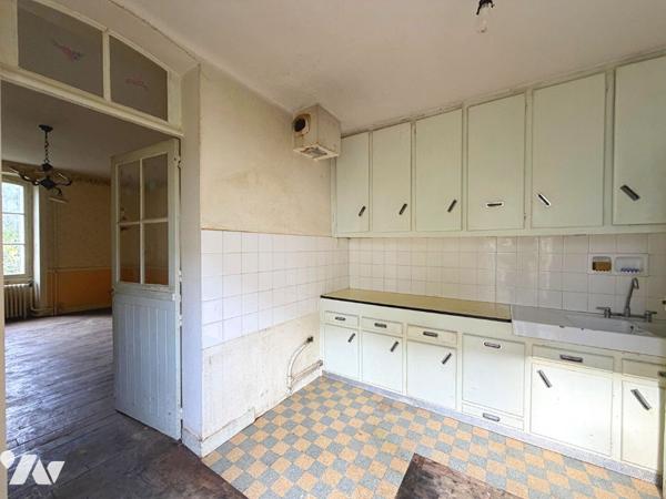 MAISON A RENOVER A JEANNE D'ARC !