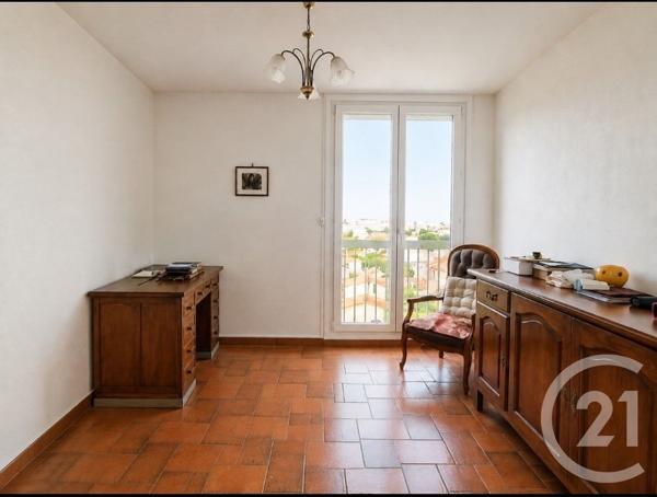 Appartement T4 à vendre  4 pièces - 74,65 m 2   MARSEILLE  - 13010