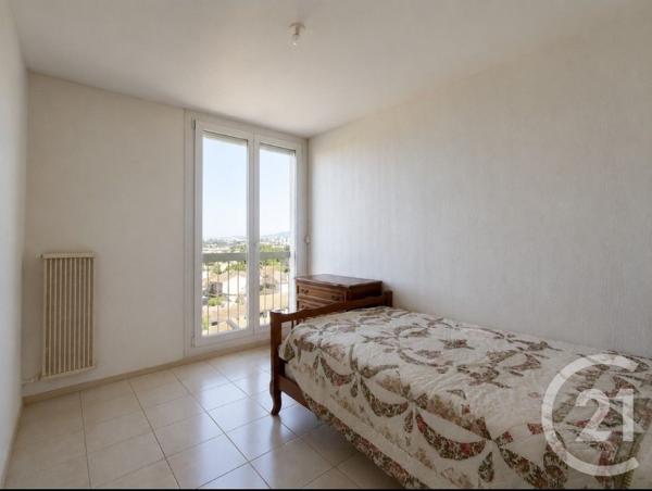 Appartement T4 à vendre  4 pièces - 74,65 m 2   MARSEILLE  - 13010