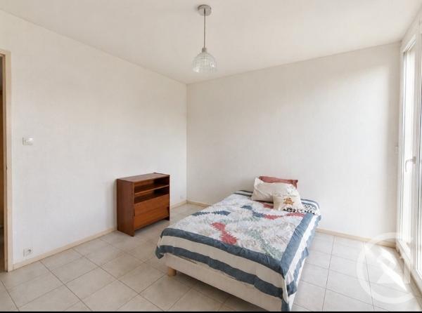 Appartement T4 à vendre  4 pièces - 74,65 m 2   MARSEILLE  - 13010