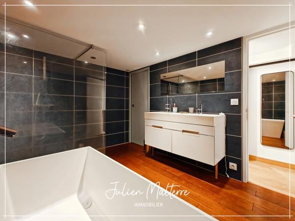 SAINT ETIENNE (42) - Exceptionnel LOFT en duplex de 265 m² avec 7 chambres, bureau, terrasse avec jardin et 2 garages