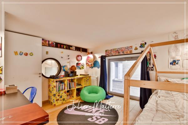 SAINT ETIENNE (42) - Exceptionnel LOFT en duplex de 265 m² avec 7 chambres, bureau, terrasse avec jardin et 2 garages