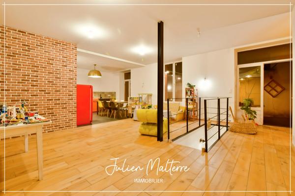 SAINT ETIENNE (42) - Exceptionnel LOFT en duplex de 265 m² avec 7 chambres, bureau, terrasse avec jardin et 2 garages