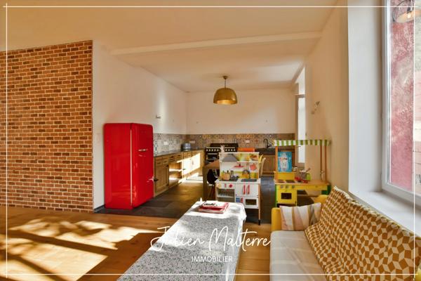 SAINT ETIENNE (42) - Exceptionnel LOFT en duplex de 265 m² avec 7 chambres, bureau, terrasse avec jardin et 2 garages
