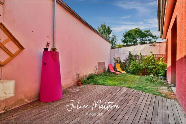 SAINT ETIENNE (42) - Exceptionnel LOFT en duplex de 265 m² avec 7 chambres, bureau, terrasse avec jardin et 2 garages