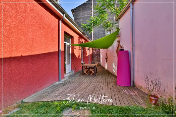 SAINT ETIENNE (42) - Exceptionnel LOFT en duplex de 265 m² avec 7 chambres, bureau, terrasse avec jardin et 2 garages