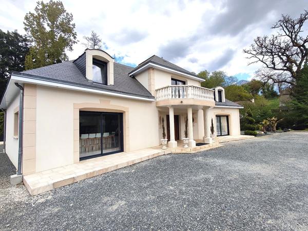 À VENDRE | MAISON | 213m² | PROCHE LAVAL