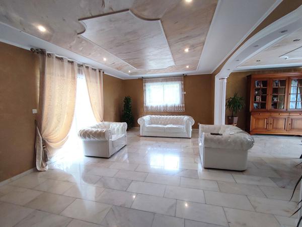 À VENDRE | MAISON | 213m² | PROCHE LAVAL